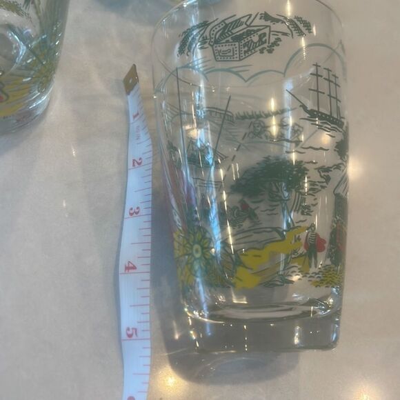 Glenmore drinking glasses 4 included in sale, fun for your bar collection gift? - Picture 7 of 7